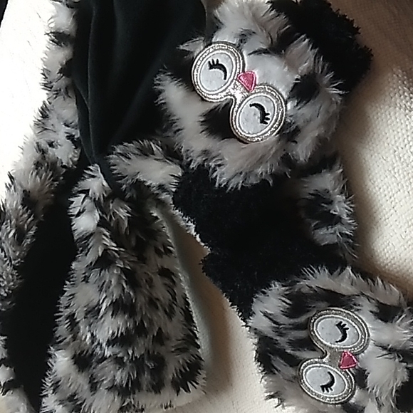 wonder nation Other - Wonder Nation kids scarf & gloves Owls Black, White w Pink 100% polyester